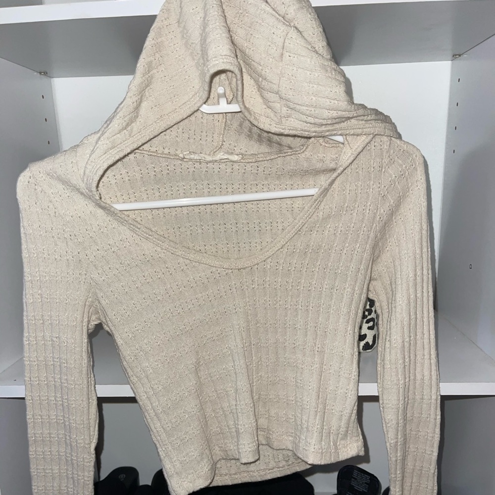 cropped long sleeve shirt with hood